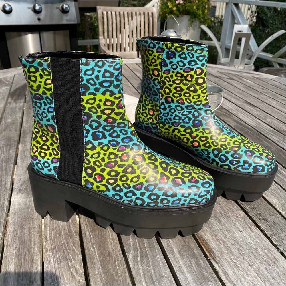 🍃 ANIMAL PRINT MULTI BLACK CHUNKY BOOTIES! - Picture 7 of 10